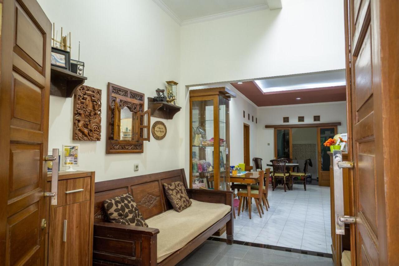 Zenrra House Hotel Bandung Exterior photo